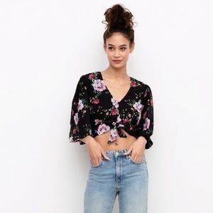 Yumi Kim size xs Tiffany tie front floral crop top NWT